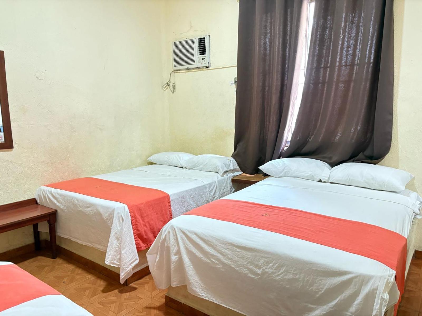 ורקרוז Xpress Inn מראה חיצוני תמונה