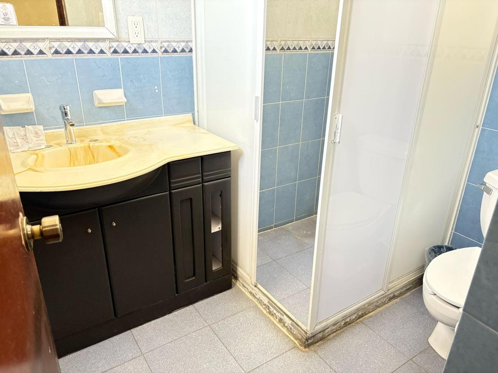 ורקרוז Xpress Inn מראה חיצוני תמונה